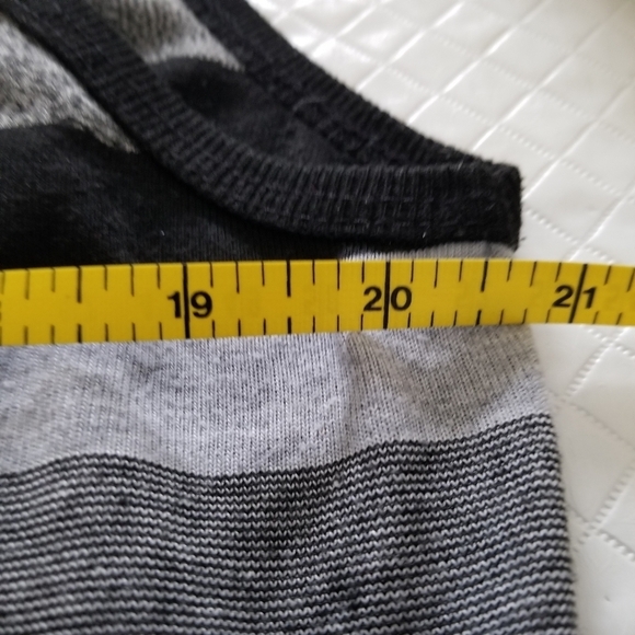 Lot Of 2 Men's Xl Gray Reebok  T Shirt, Striped Street Rules Tank Gray Black XL - Picture 2 of 10